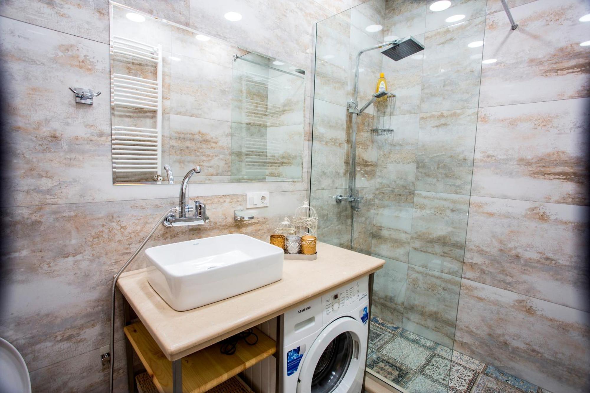 Yellow apartment in Avlabari Tbilisi Buitenkant foto
