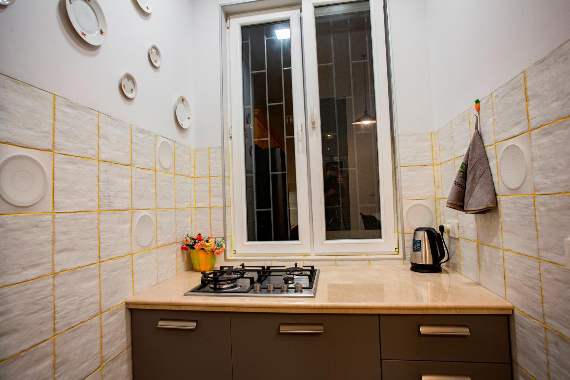 Yellow apartment in Avlabari Tbilisi Buitenkant foto